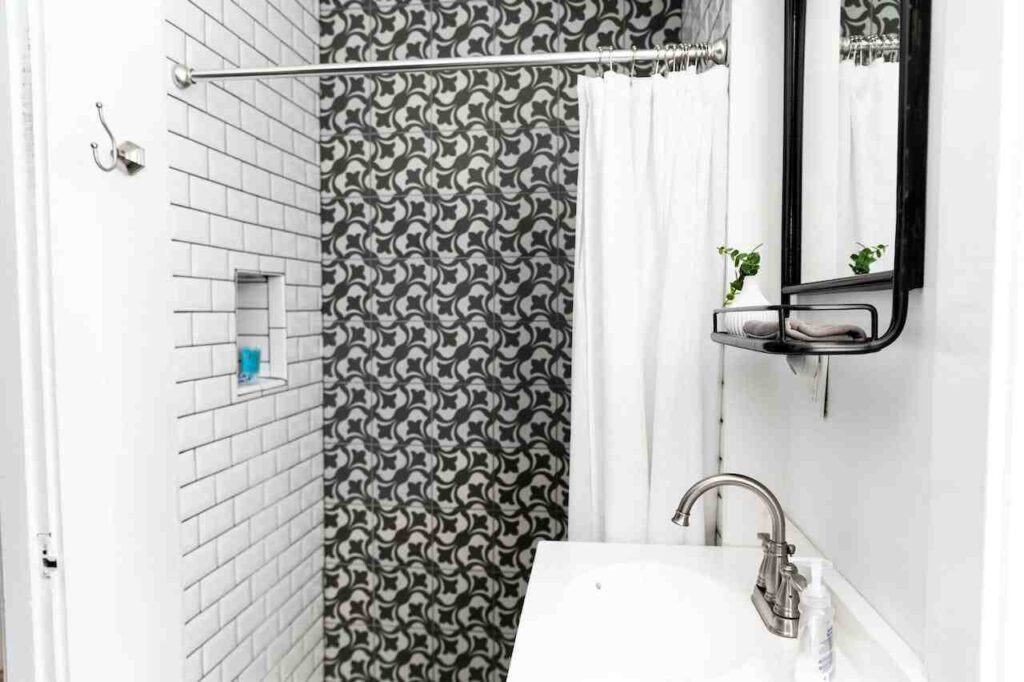 How High to Hang a Shower Curtain Rod